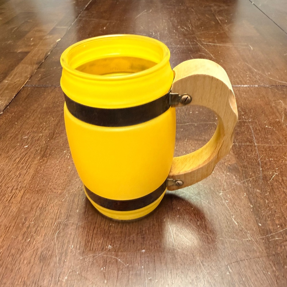 Siesta Ware Barrel Mug Unisex OS Yellowโ Vintage Glass Wood Handle Stein
